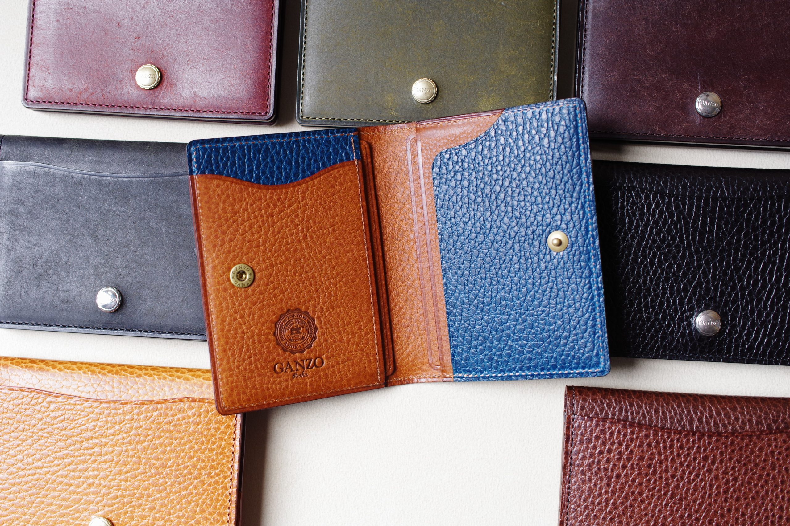 大阪店限定『パスホルダー』ドラーロ　ブルー