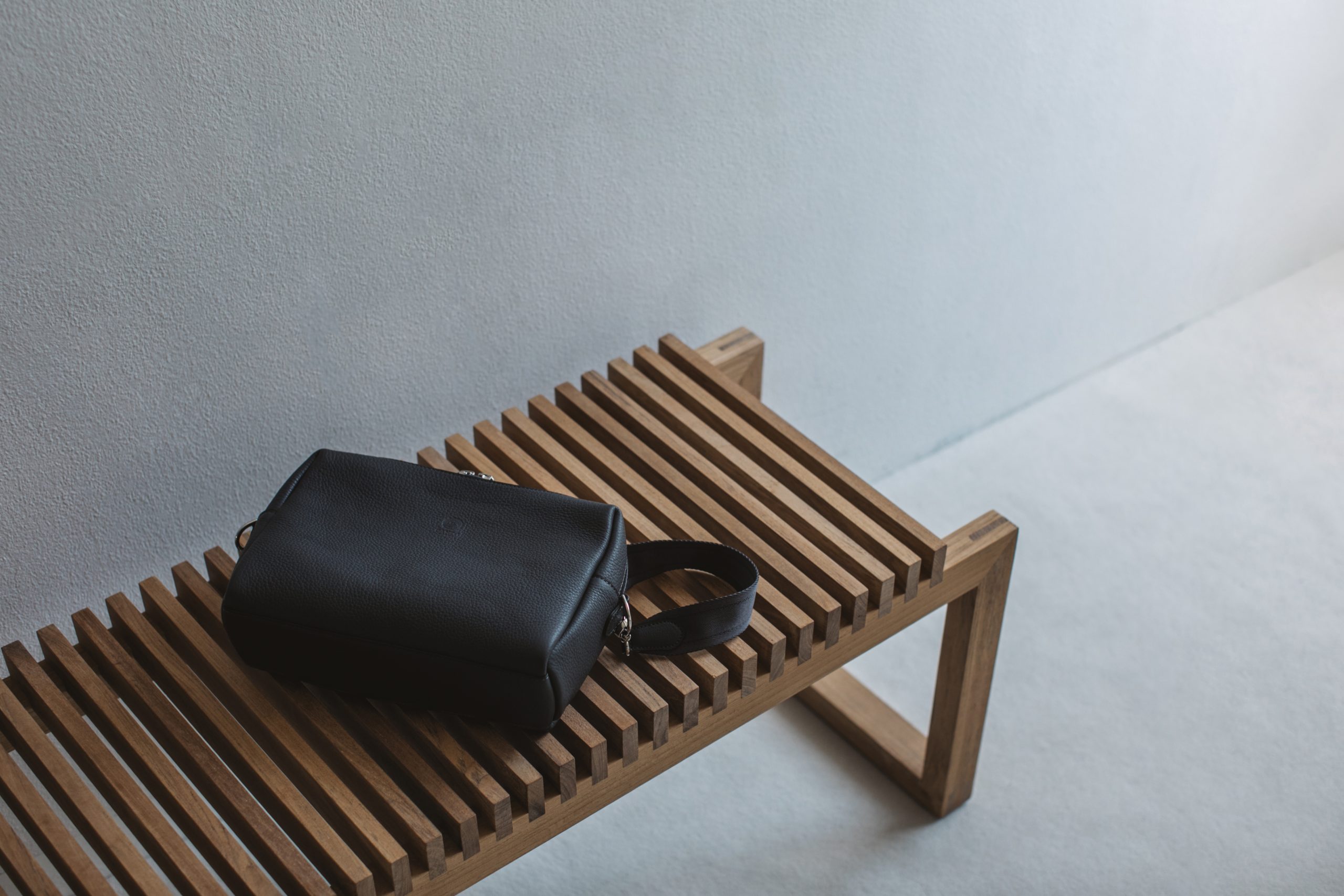 【再入荷】ベルギー老舗タンナーの粋を、GANZOの手仕事で仕上げた「N POLO」